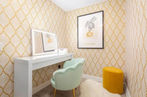 Plush Yorkville Condo with Makeup Room